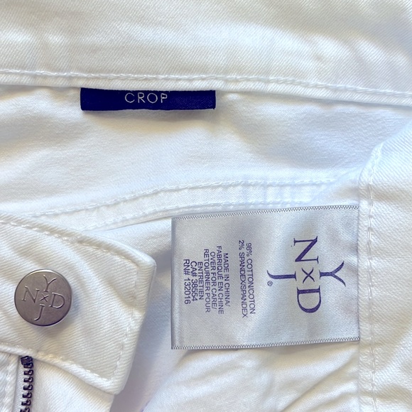 NYDJ white Jean capri size 8 mini rhinestone cuff - Picture 3 of 5